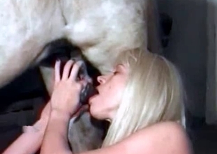 Lovely beast is great at having an oral sex